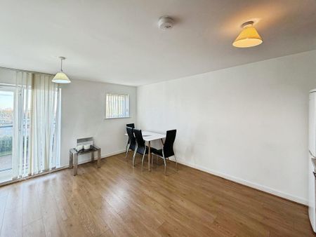 2 bedroom flat to rent - Photo 3