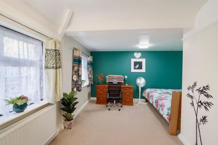 4 bedroom House To Let Total Size: 1238 SQ FT - Photo 3