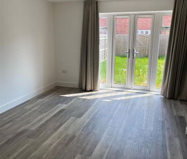 3 bedroom terraced house to rent - Photo 2
