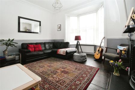 3 Bed Semi-Detached House, Forster Road, SO14 - Photo 2