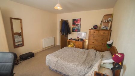 To Rent Malmesbury Park Road, Charminster, Bournemouth, BH8 £2,200 pcm Tenancy Info - Photo 4