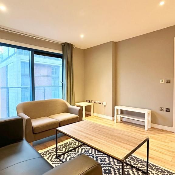 2 bedroom flat to rent - Photo 1