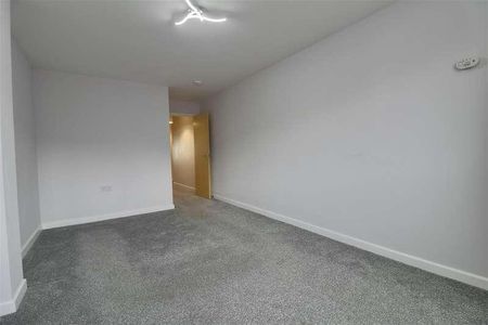 High Street, Cosham, PO6 - Photo 3