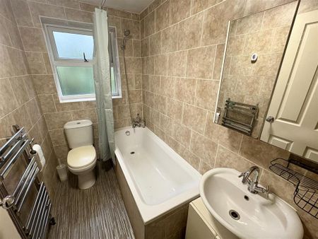 2 bedroom terraced house to rent - Photo 5