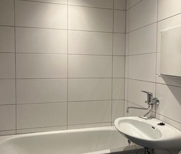 Renovierte 3 Raum Wohnung mit großzügigem Balkon und Aufzug in Gera... - Photo 4