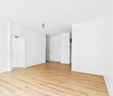 En plein centre ville avec stationnement - Photo 3