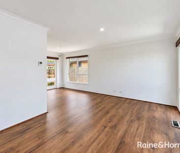 Charming 3-Bedroom Home in a Convenient Cranbourne Location - Photo 2