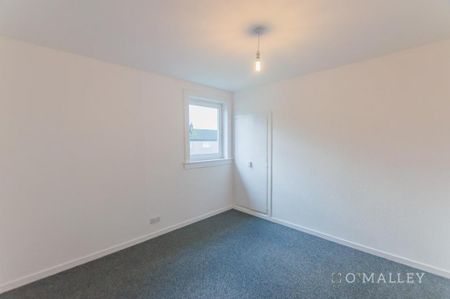 3 bedroom flat to rent - Photo 3