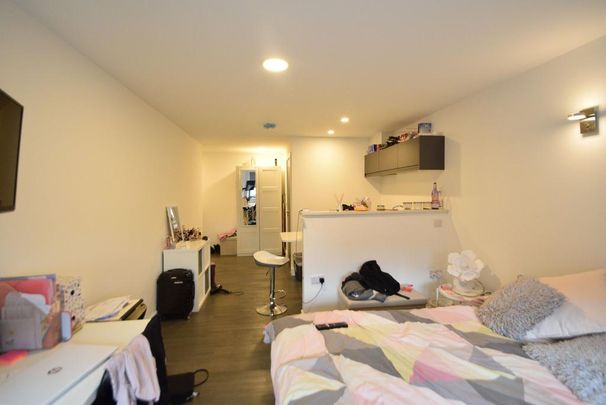 Studio to rent - Photo 1