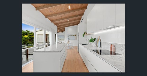 Light Filled & Stunning Family Home - Photo 1