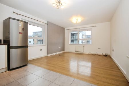 Talbot Close, Mitcham, CR4 1FB - Photo 3