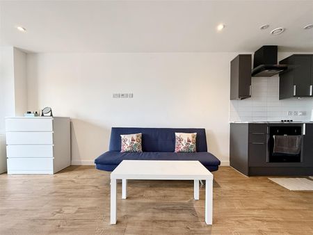 Lincoln House, Bolton - Photo 3