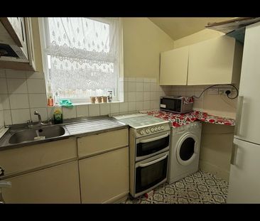 1 Bed Flat, Caulfield Road, E6 - Photo 3