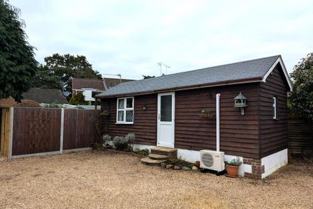 1 bedroom property to rent - Photo 2