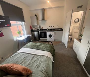 Studio to rent - Photo 3