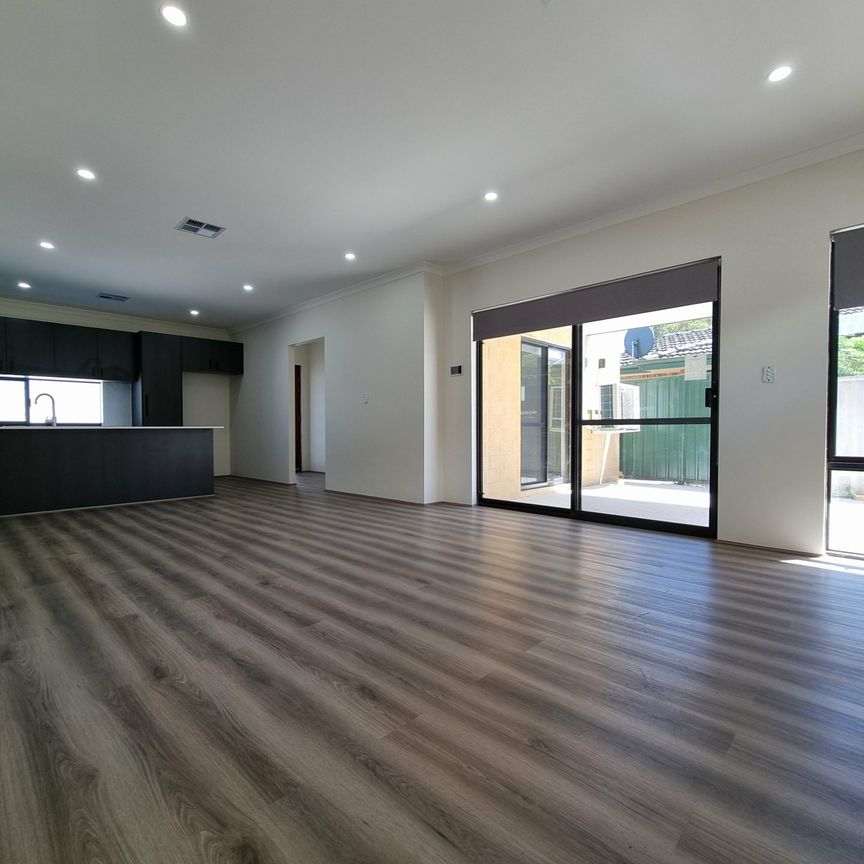 Modern & Low-Maintenance Family Living - Photo 1