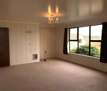 It's the LOCATION! - Photo 1