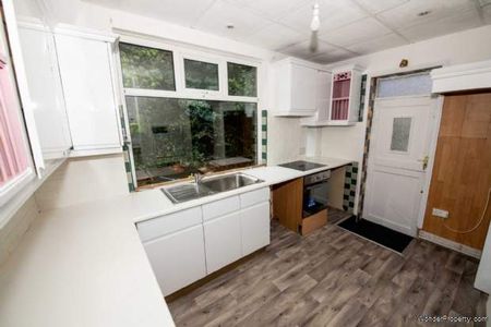 2 bedroom property to rent in Manchester - Photo 3