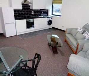 2 Bedrooms Flat to rent in Duke Street, Stockport SK1 | £ 196 - Photo 1