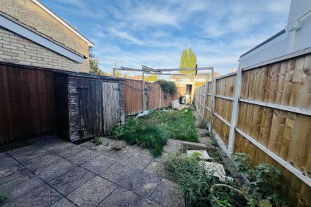 Green Close - Photo 5