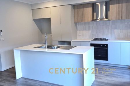 Brand New Spacious Townhouse for Rent - Move in Now!! - Photo 2
