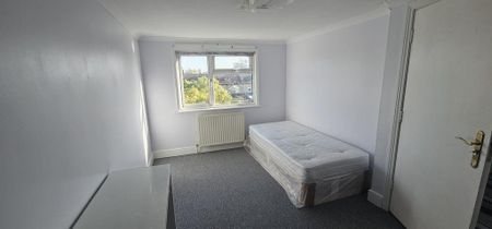 6 bedroom terraced house to rent - Photo 3