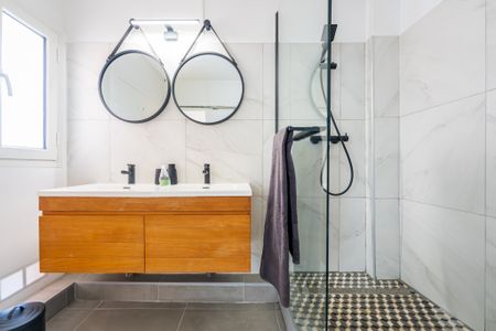 Location Appartement 1 pièce 76m² ST DENIS 97400 - Photo 2