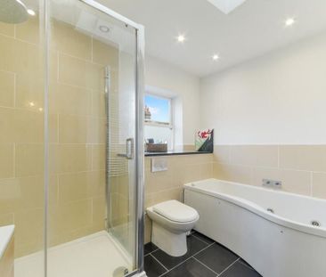 Room in a Shared House, With Garden And Jacuzzi, SW18 - Photo 4