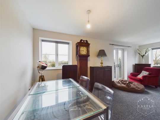 3 bedroom apartment to rent - Photo 1