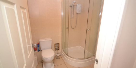 1 bedroom Flat To Let - Photo 3
