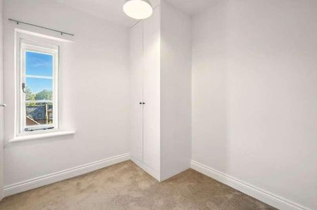 Buckingham Court, The Close, Great Dunmow, CM6 - Photo 5