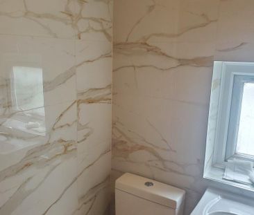 4 bedroom semi-detached house to rent - Photo 2