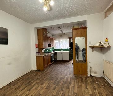 4 Bed Semi-Detached House, Francis Avenue, IG1 - Photo 5