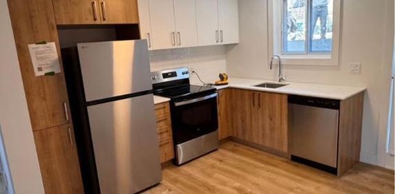 APPARTEMENT 4 1/2 VIEUX LONGUEUIL À LOUER - Photo 2