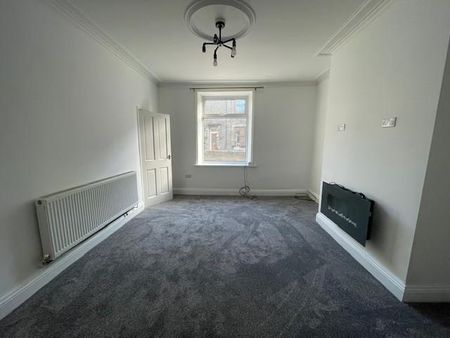 4 bedroom terraced house to rent - Photo 3