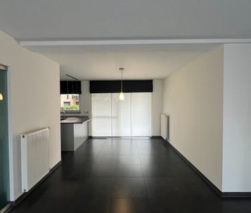Gelijkvloers appartement met ruim terras en twee slaapkamers - Photo 5