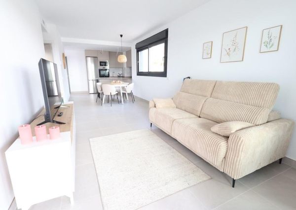 Apartamento a estrenar con vistas al mar en esquina en La Mata.