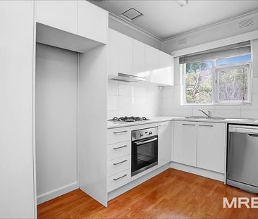 6/27 Moore Street, Elwood - Photo 1