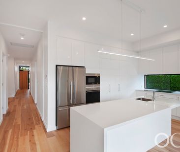 Open the Door to Effortless Elegance - Photo 2