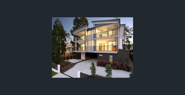 LUXURY TWO BEDROOM APARTMENT IN PRIME POSITION - Photo 1