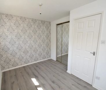 2 bed terraced house to rent in Raeswood Drive, G53 - Photo 2