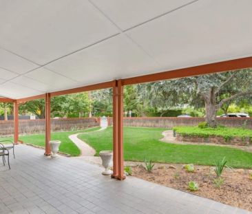 Brilliantly Located! An Idyllic Lifestyle Awaits! - Photo 3