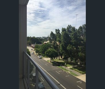 Furnished "VIBE" on Wellington Street - Photo 4