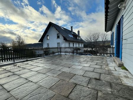 SPACIEUX AVEC JARDIN AU BORD DU LAC - Foto 2