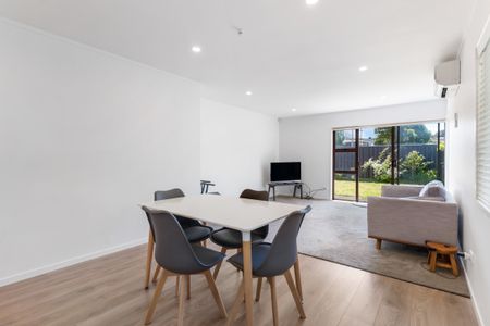 Renovated Luxury - Private Garden Oasis - Photo 4