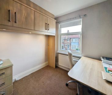 3 bedroom Flat To Let Total Size: 668 SQ FT - Photo 2