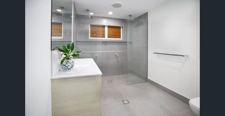 Perfect Family Living on Park Street! - Photo 2