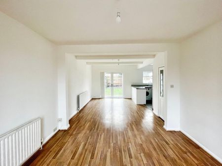 3 bedroom House To Let - Photo 4