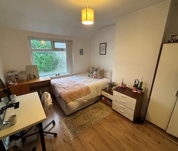 3 bedroom private hall to rent - Photo 3