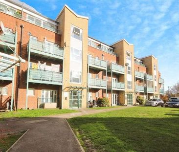 Rivington Court, Dagenham, RM10 - Photo 2